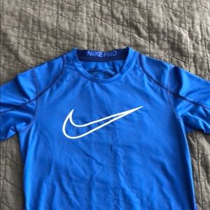 Nike fitted tshirt medium